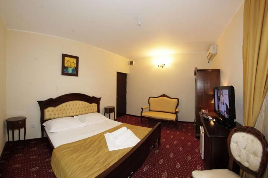 Hotel Maryo โปลเยชต์ ภายนอก รูปภาพ